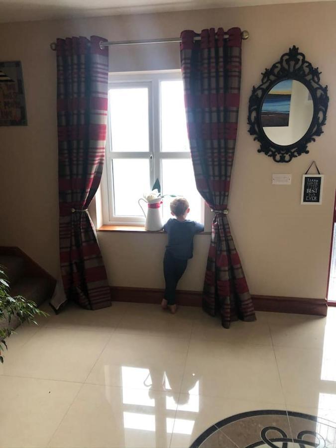 Connemara. 3 Bedroom, 8 Bed, Holiday Home غالواي المظهر الخارجي الصورة