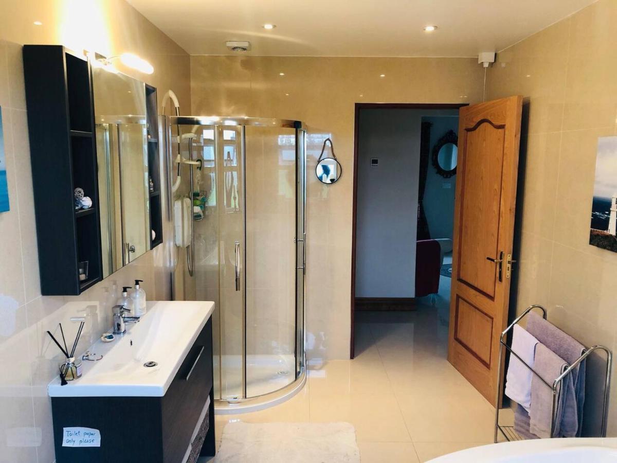 Connemara. 3 Bedroom, 8 Bed, Holiday Home غالواي المظهر الخارجي الصورة